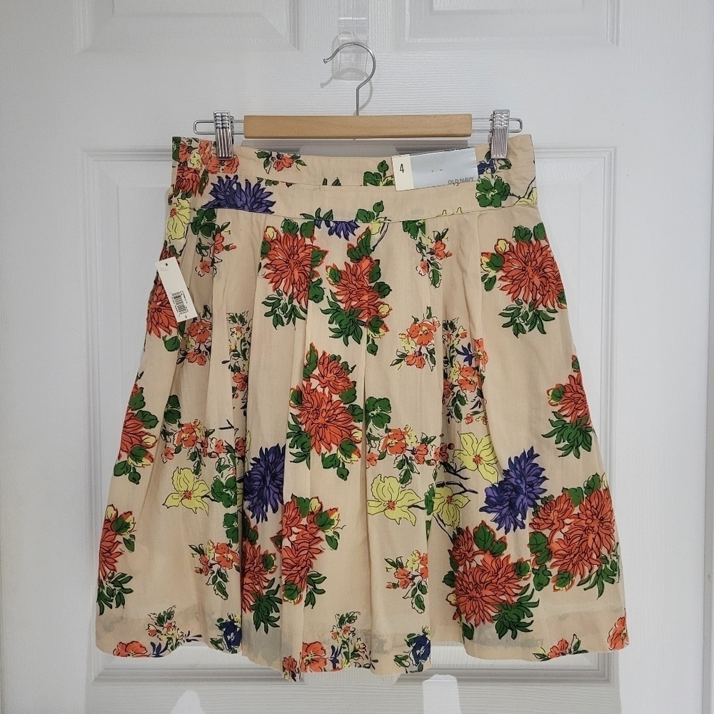 ⭐️3/$25⭐️ NWT Old Navy Floral Cotton Skirt With Pockets